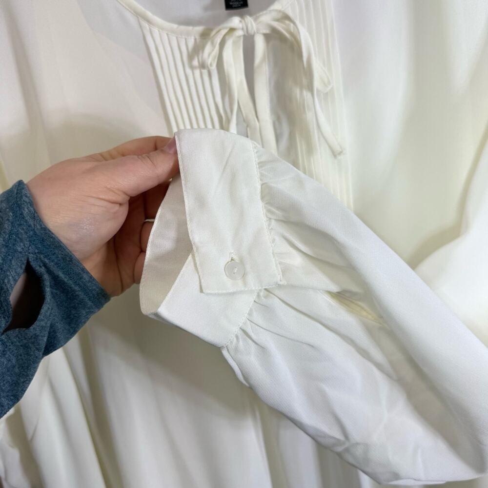 Ellos, Ivory Blouse with Beaded Hem and Pleating, and Layering Tank. Size 5X. - Picture 6 of 12